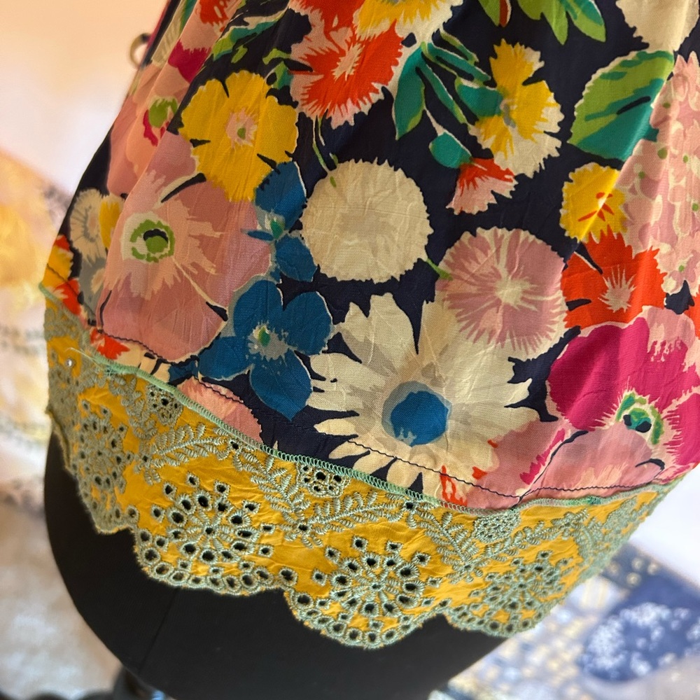 Johnny Was Floral Top NWT Size Medium - Picture 6 of 10